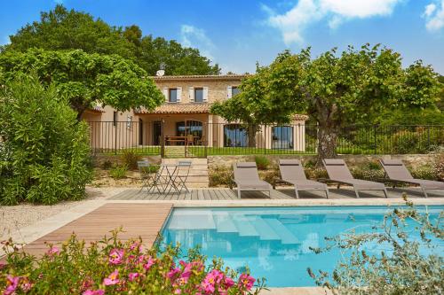 Villa Armavi House with pool in Vaison la Romaine