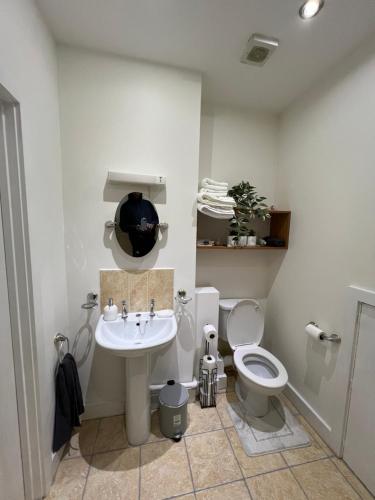 Ένα μπάνιο στο Pejay Crystal home
