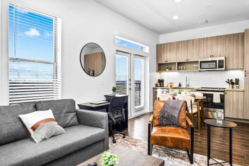 Φωτογραφία από το άλμπουμ του Luxurious New Unit 1Bd1Ba Pool Golf Sim στο Ώστιν