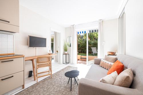 RIVIERA PRESTIGE - Appartement calme à 50m de la plage avec terrasse et parking