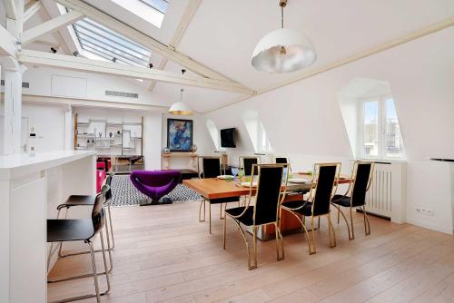 Photo de la galerie de l'établissement Designer Loft - 2BD-6P- Arc de Triomphe, à Paris