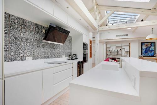 Photo de la galerie de l'établissement Designer Loft - 2BD-6P- Arc de Triomphe, à Paris