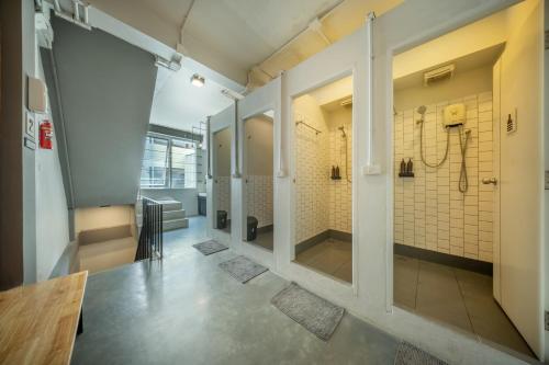 Un baño de RALPH Bangkok