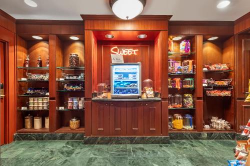 a shop with a cash register in a store at Omni Shoreham Hotel in Washington