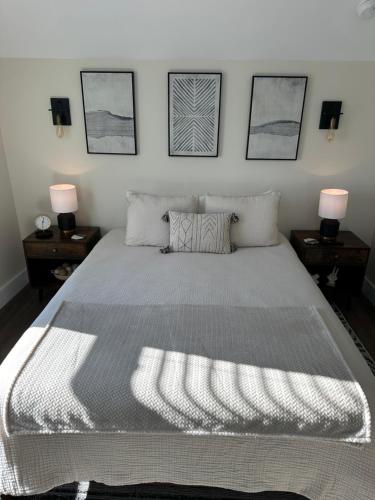 Postel nebo postele na pokoji v ubytování The Innwoods - Studio Apartment 2