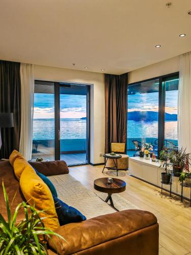 Χώρος καθιστικού στο Beachfront luxury apartment