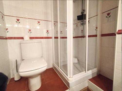 Bilik mandi di Check-in casas Casa Arguis