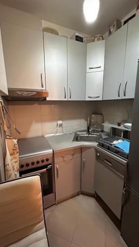 ครัวหรือมุมครัวของ Sunrise apartment