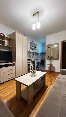 Majoituspaikan Sunrise apartment keittiö tai keittotila