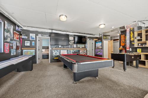 Τραπέζι μπιλιάρδου στο Powder Mountain Trapper Lodge
