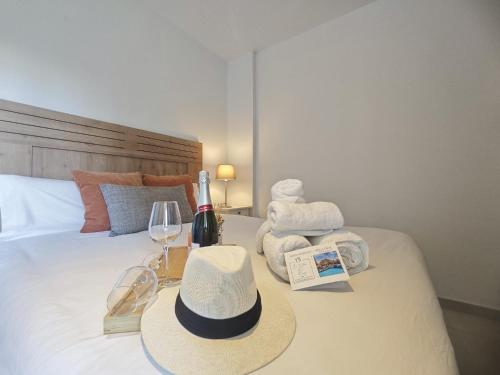 Postel nebo postele na pokoji v ubytování Casa Oasis BENALBEACH