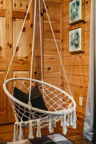Φωτογραφία από το άλμπουμ του Pinewood Chalet σε Smithville