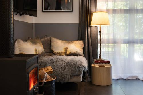 Un lugar para sentarse en Bainbridge House-beautiful home in native bush