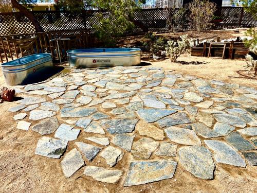 ジョシュア・ツリーにあるPopular Homestead! Location, Stargaze, Views!のギャラリーの写真
