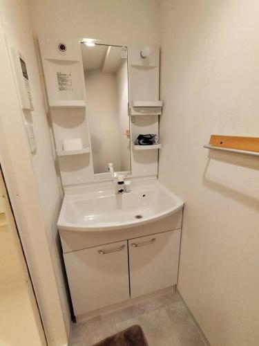 Serenite Nippombashi 705 セレニテ日本橋 705