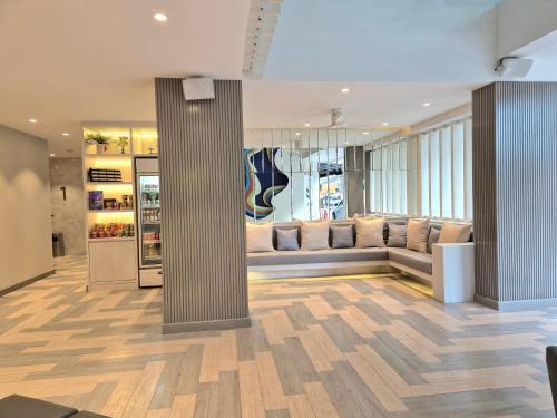 The Bloc Hotel Phuket - SHA Extra Plusにあるシーティングエリア