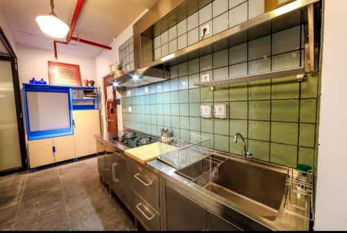 Dapur atau dapur kecil di Relax APT for Max Comfort Best View in CBD BSD