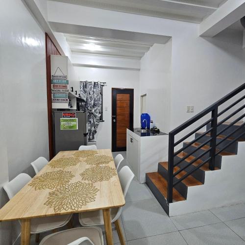 Galeriebild der Unterkunft Comfortable 2-Bedroom Home at 3Z Transient House in Tuguegarao City