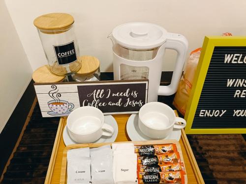 Tetera y cafetera en The wins residency