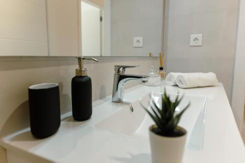 Φωτογραφία από το άλμπουμ του Marlin House VI σε Ferrel