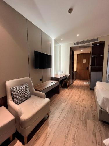 Μια τηλεόραση ή/και κέντρο ψυχαγωγίας στο Apec Mandala Hotel-Spa Whyndham Tuy Hòa