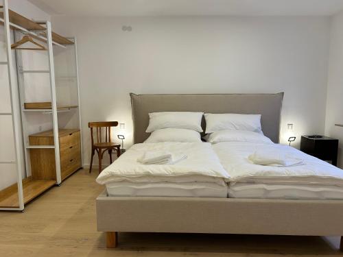 Katil atau katil-katil dalam bilik di Silk House - Designerwohnung nahe Düsseldorf