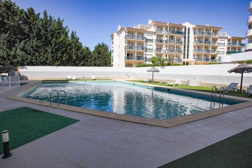 Go4Portugal - Dinis - Luxe Condo with Pool, Airco, Seaview with two Balcony