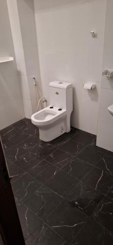 Ένα μπάνιο στο The Galle Arcade