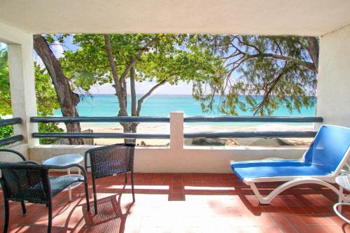 Charming 2 bedroom apt on gorgeous quiet beach - Sea Star 3 apts by Bluescape photo 3