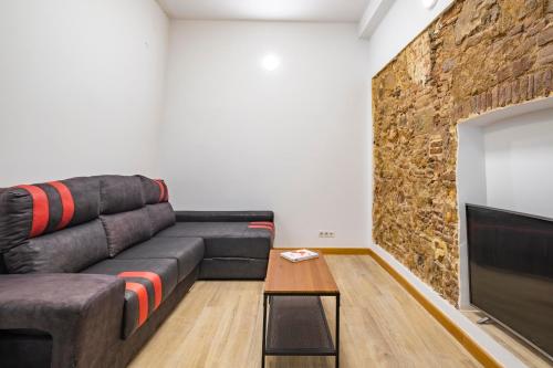 BRAND NEW Pl Espana Sants Fira Apartment 2024 Built, Aplus, AirCon & Heating, Gigabit WiFi, Parking