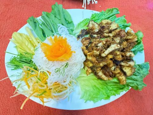 Makanan di atau berdekatan hotel