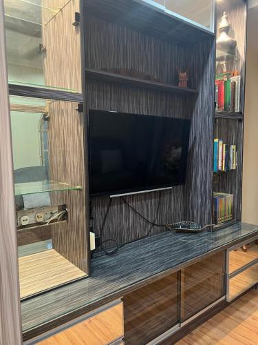 TV a/nebo společenská místnost v ubytování Taman Melati by shafa retreat