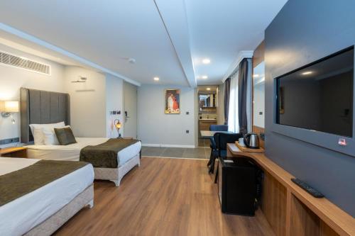 Μια τηλεόραση ή/και κέντρο ψυχαγωγίας στο Harmony Hotel Istanbul & SPA