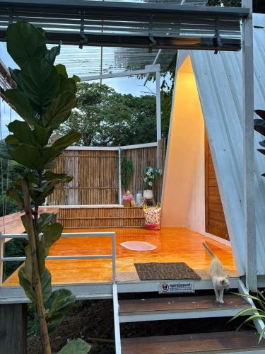 Фотография из галереи Tid Khao Glamping & Bar в городе Tha Kradan
