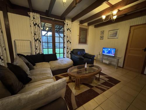 Aubigné-RacanにあるLe Chalet D'EsusTerra - 4pers - Rêve au Mansのギャラリーの写真