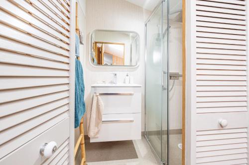 Koupelna v ubytování Chambres d'hôtes de Larouquette