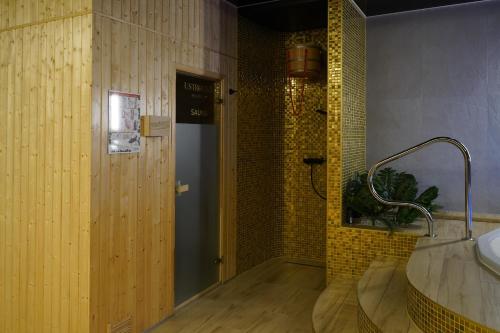 O baie la Lulu Apartments - BALTIC SEA - Apartament dwupokojowy - siłownia sauna jacuzzi parking - Ustronnie Residence