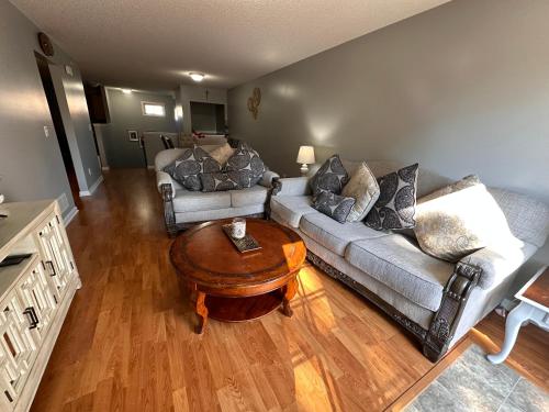 Fotografie z fotogalerie ubytování Cozy townhome v destinaci Hugo