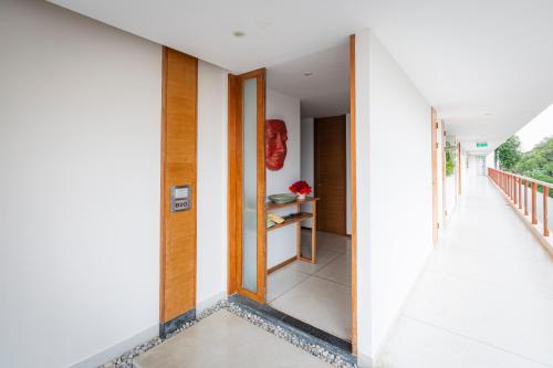 Μπαλκόνι ή βεράντα στο Hidden oasis Spacious luxury, 50 meter from Surin Beach