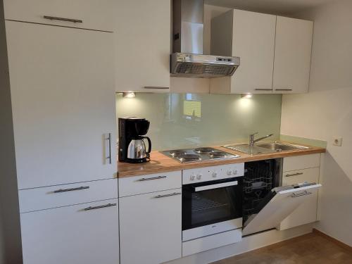 Η κουζίνα ή μικρή κουζίνα στο Apartment bei Anna