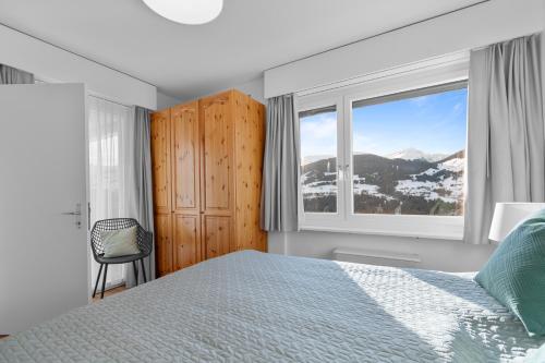 Top Aussicht mit Poolbereich in Skiregion Brigels photo 2