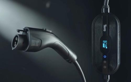 a hair dryer is attached to a microphone at Two-bedroom Suite with King Bed-4 Minutes to The Falls in Niagara Falls