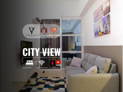 Χώρος καθιστικού στο REVO AURORA PLACE, Pavilion 2, 5 Minutes To AXIATA ARENA BUKIT JALIL FREE WIFI by De Harlequins Guesthouse