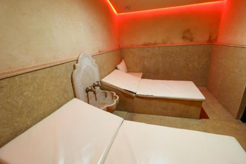 Postel nebo postele na pokoji v ubytování Villa d'exception spa, sport & piscine