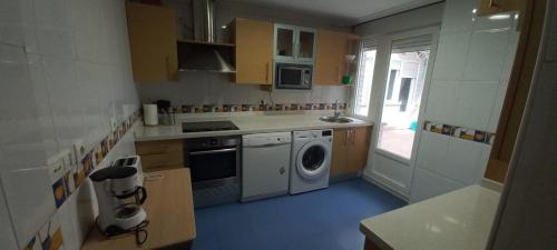 Dapur atau dapur kecil di Apartamento con 3 dormitorios y garaje a 10 minutos de Valladolid