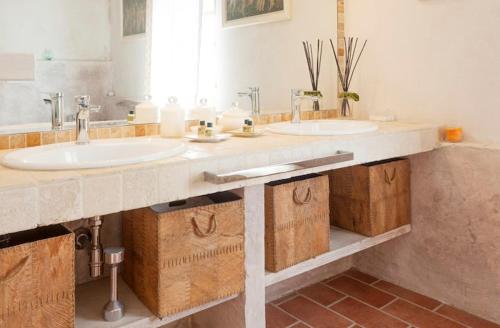 Ένα μπάνιο στο CHARM VILLA Tuscany