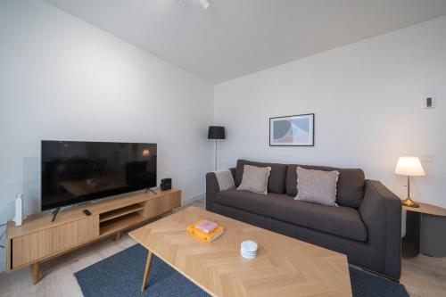XPCE Urban 8 Skyline - Parking Free