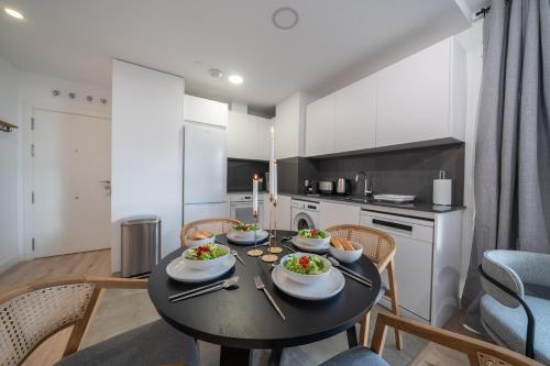 XPCE Urban 8 Skyline - Parking Free
