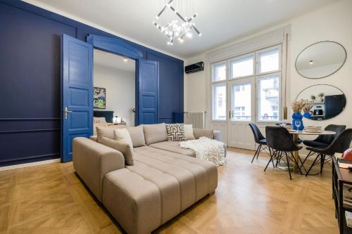 Central Charm in Budapest's Bustling 7th District