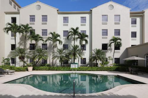 Πισίνα στο ή κοντά στο Four Points by Sheraton San Jose Costa Rica